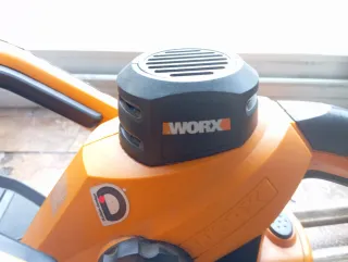 Tagliasiepi Worx a cavo