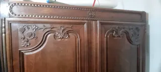Armario antiguo francés de madera