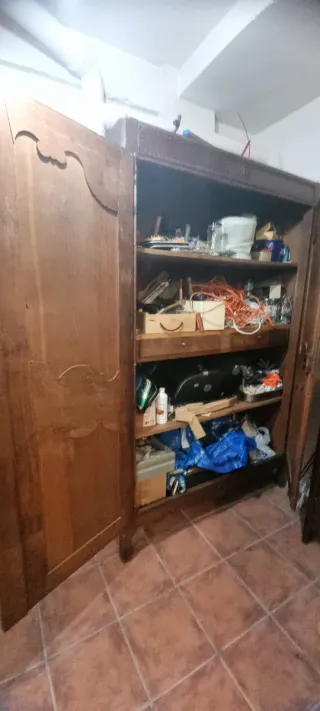Armario antiguo francés de madera