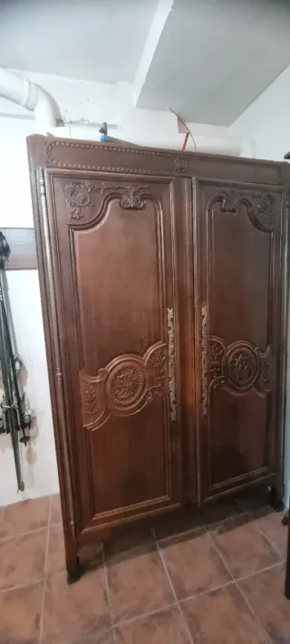 Armario antiguo francés de madera