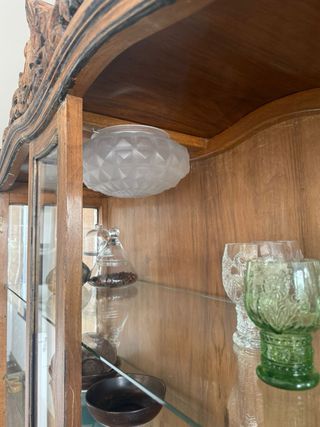 Antigua vitrina francesa de Haya estilo Luis XV