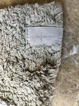 Alfombra Lorena Canals estrellas gris y blanco