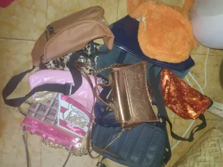 Lote de 8 bolsos dorados y rosas