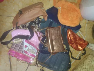 Lote de 8 bolsos dorados y rosas