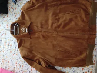 Chaqueta de ante marrón