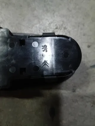 Botonera Elevalunas Citroën y Peugeot