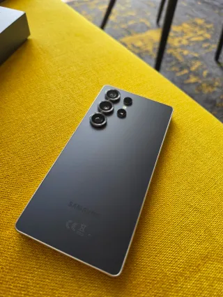 Samsung Galaxy S25 Ultra + funda