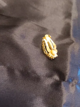 Pendientes dorados Eoy con circonitas