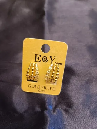 Pendientes dorados Eoy con circonitas