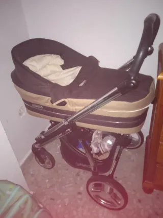 Carrito de bebé marrón y beige