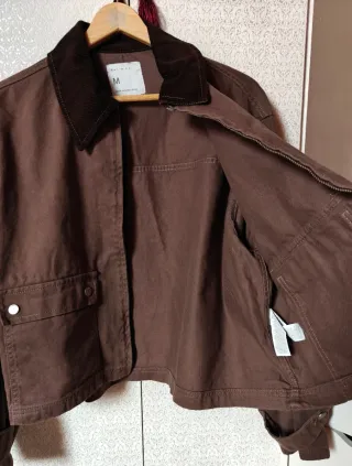 Chaqueta corta marrón cuello pana Primark nueva