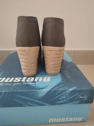 Botines Mustang Cuña Marrones talla 38