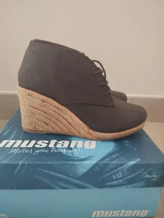 Botines Mustang Cuña Marrones talla 38