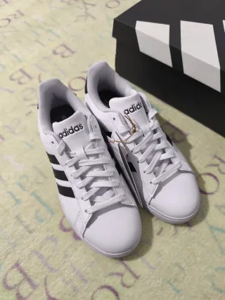 Zapatillas Adidas Grand Court 2.0 Blancas Negras