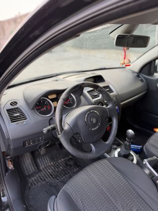 Renault Megane 1.9 dCi 130cv GT – 5 puertas – ITV