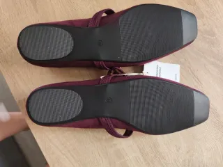 Bailarinas Anna Field Moradas