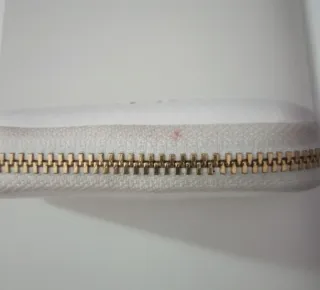 NUEVO Monedero tarjetero Guess blanco