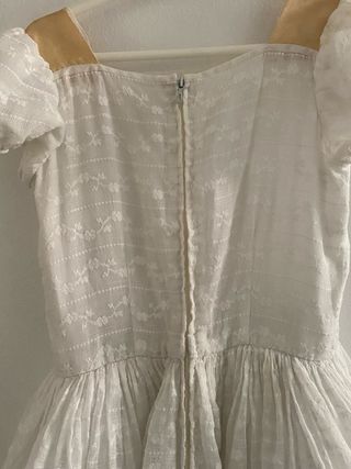 Vestido antiguo niña blanco