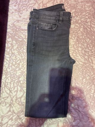 Pantalón vaquero gris talla 34