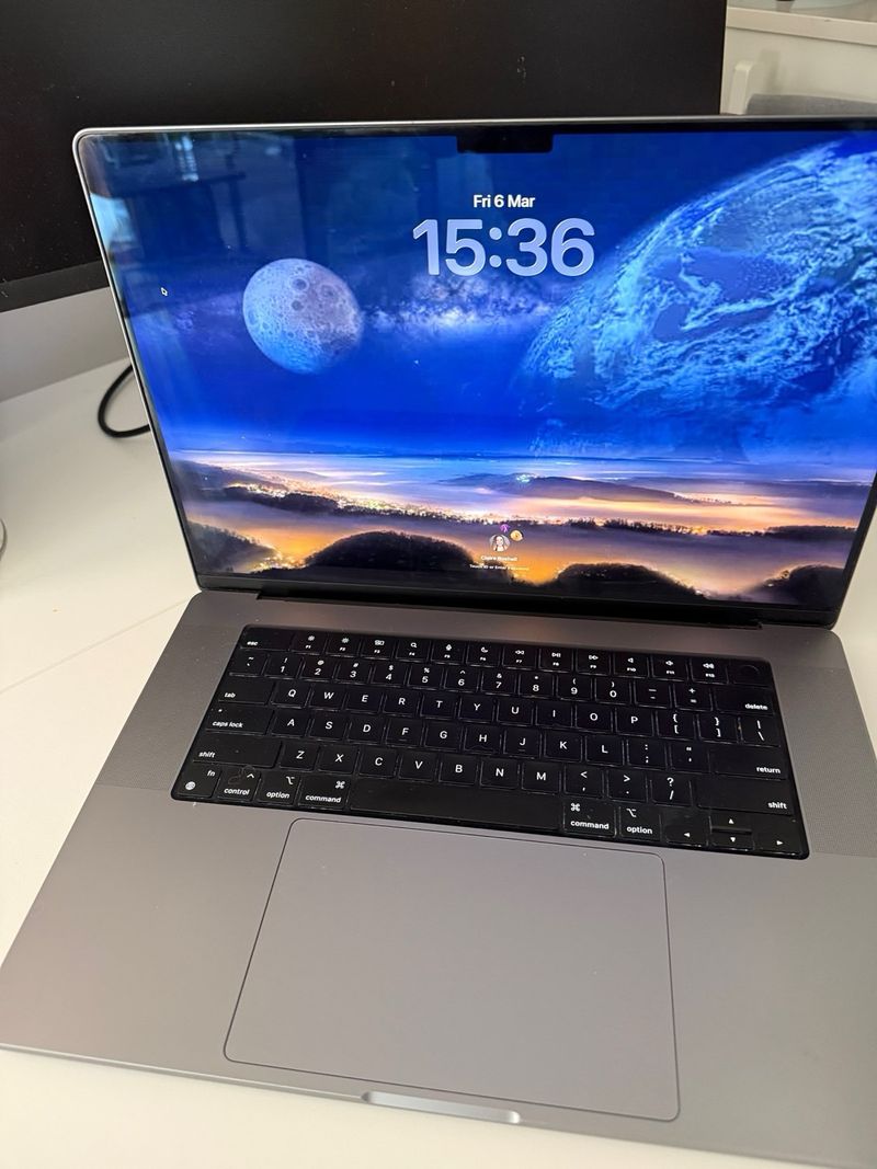 MacBook Pro M1 (2021) – 16GB RAM, 1TB Storage afbeelding 3