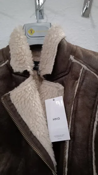 Chaqueta corta Mango negra mujer