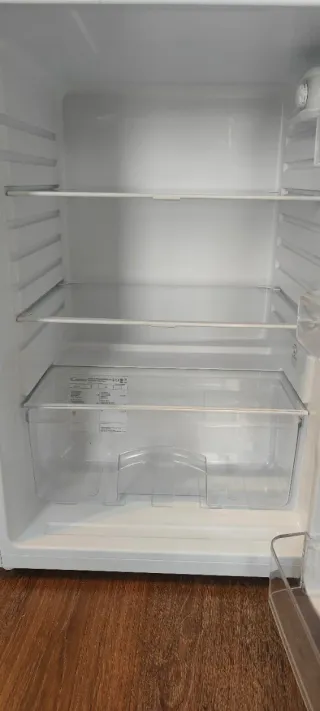 Frigorífico + Congelador + Microondas