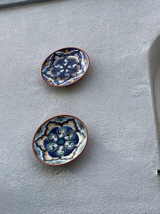 Confezione di 2 Piatti Decorativi in Ceramica