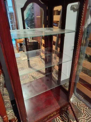 Mueble cristalero madera y cristal