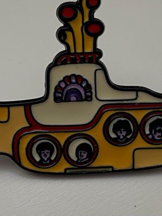 Pin submarino amarillo The Beatles
