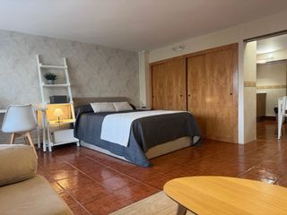 Alquiler apartamento y cochera de 80 metros .