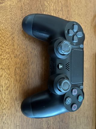 PlayStation 4 + 2 Joystick + Cover