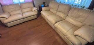 2 Divani in pelle beige