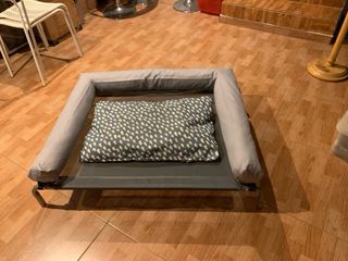 Cama elevada perro mediano/grande gris