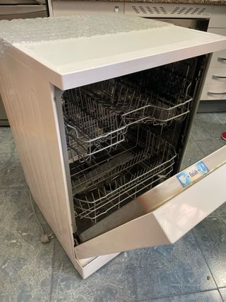 Lavavajillas Beko ProSmart Inverter 60 cm sin USO