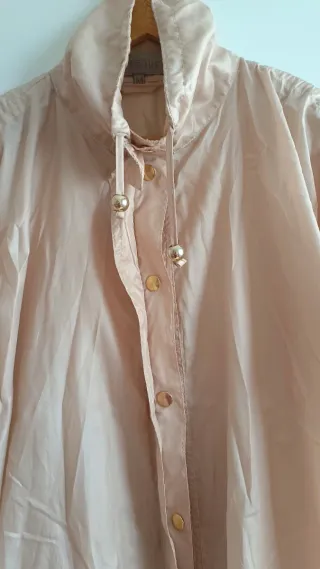 Cortavientos Uterqüe beige talla M