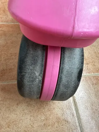 Bicicleta de juguete rosa