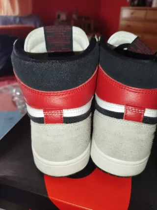 Air Jordan 1 High red light smoke grey