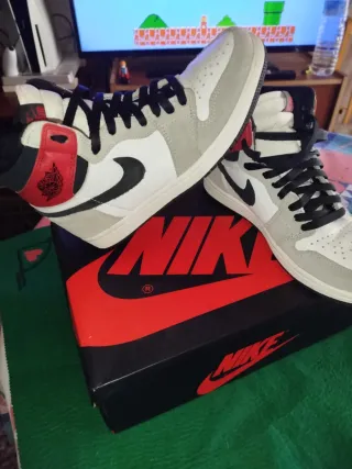 Air Jordan 1 High red light smoke grey