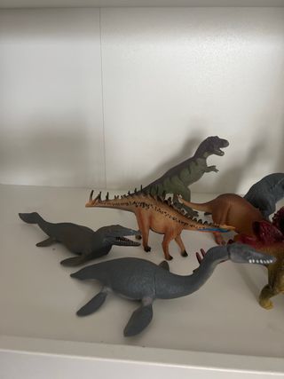 Lote de dinosaurios de juguete