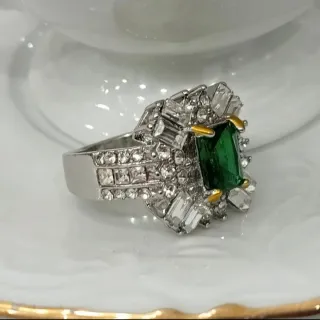 Sortija Circonitas y Esmeralda