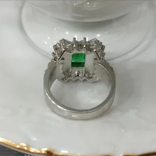 Sortija Circonitas y Esmeralda