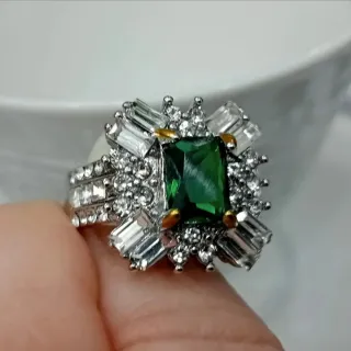 Sortija Circonitas y Esmeralda