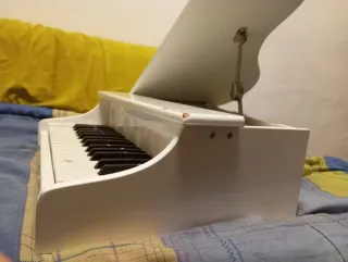 Piano de cola de lujo electrónico