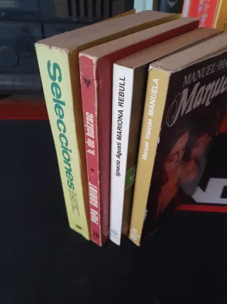 Lote de cuatro libros antiguos