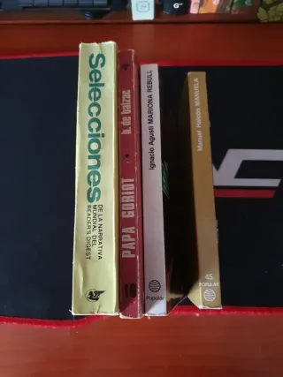 Lote de cuatro libros antiguos