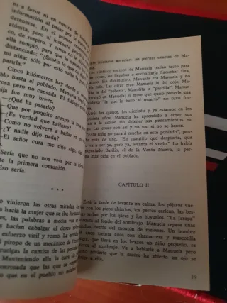 Lote de cuatro libros antiguos