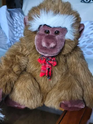 Peluche Mono y Criatura Peluda