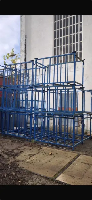 Contenedores metálicos apilables (Textil)