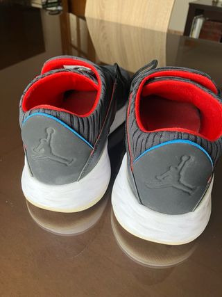 Zapatillas Jordan Formula 23 Negras Rojas