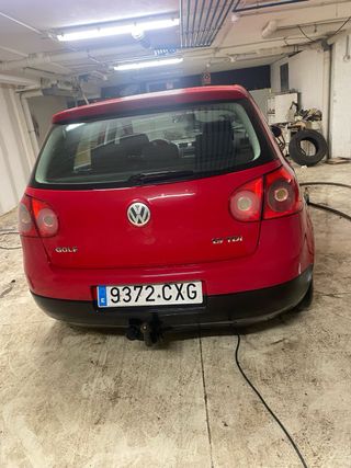 Volkswagen Golf Rojo